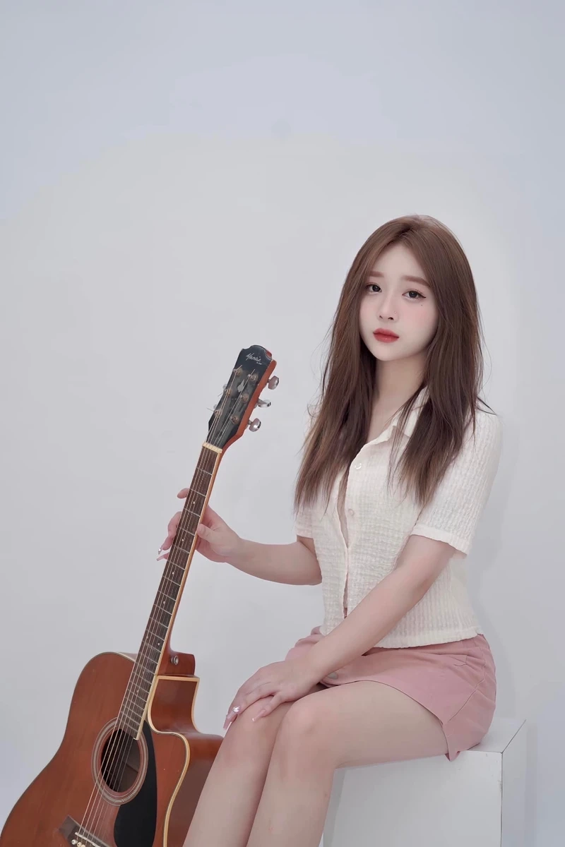 Tiktok gai dep mac vay bikini làm nổi bật nét đẹp cuốn hút