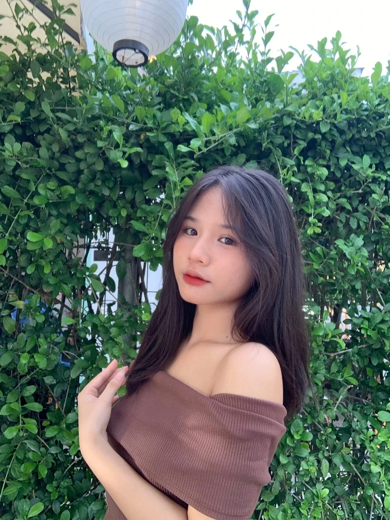 Tiktok gái xinh cute thể hiện sự trẻ trung và năng động