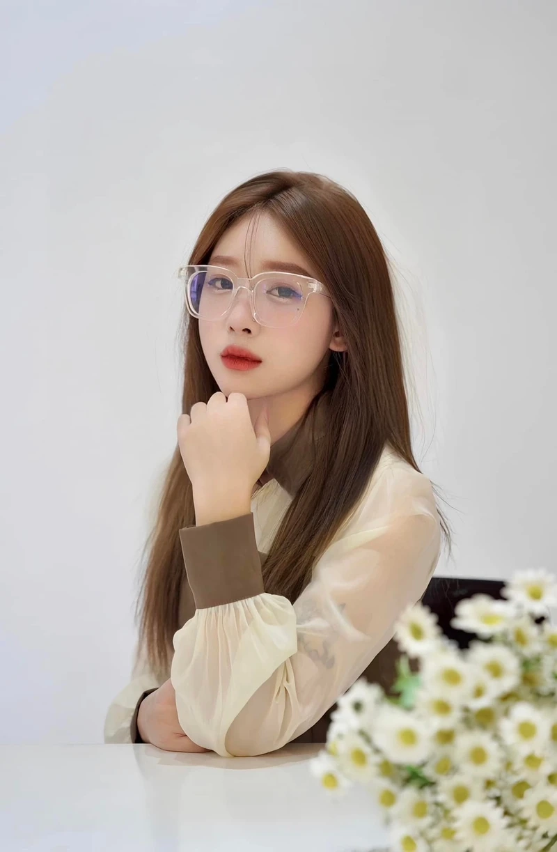 Hình ảnh girl xinh tải về đẹp, lựa chọn hoàn hảo cho không gian của bạn