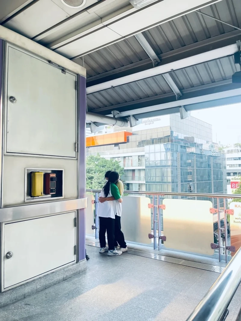 Ảnh đôi tình nhân lãng mạn, thể hiện tình yêu nồng nàn và đằm thắm