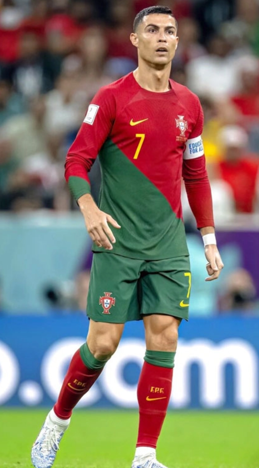 Hình nền Ronaldo đẹp đầy khí chất siêu sao bóng đá