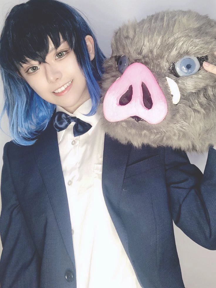Hashibira Inosuke cosplay tái hiện hình ảnh dũng mãnh