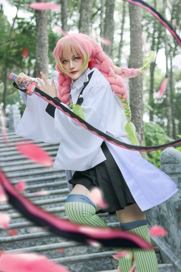 Cosplay Mitsuri Kanroji hóa thân cực kỳ ấn tượng