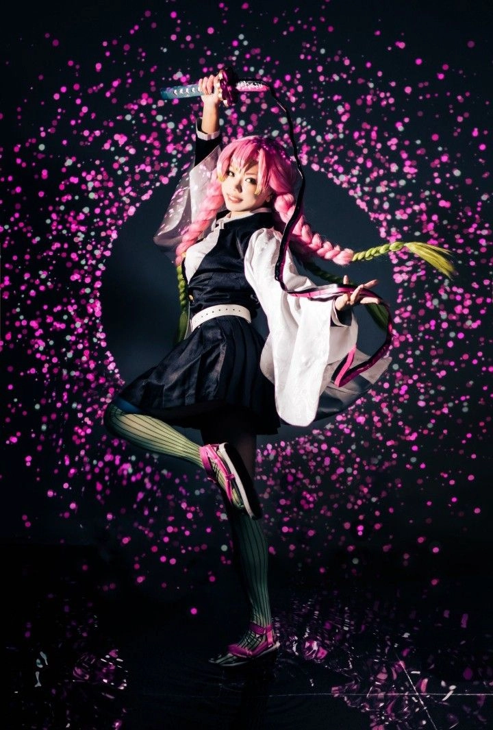 Cosplay Kanroji Mitsuri đường nét tinh tế và sống động