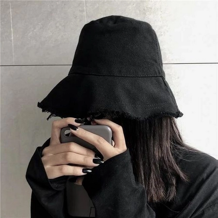Hình nền cute nữ ngầu kết hợp đáng yêu và cá tính