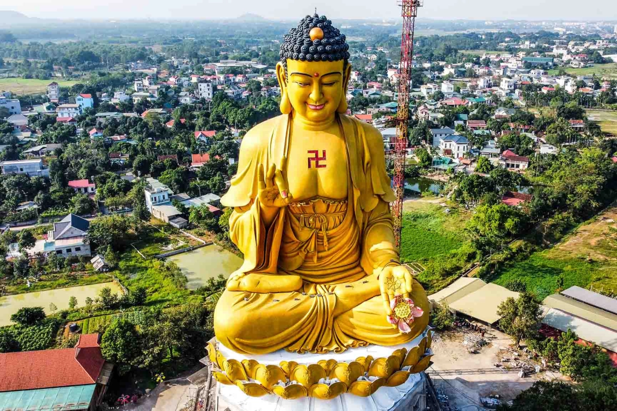 Ảnh A Di Đà Phật tỏa ánh sáng trí tuệ