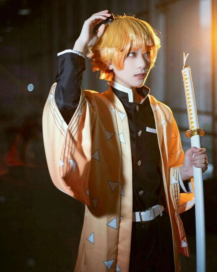 Cosplay Zenitsu cực chất với trang phục và thần thái hoàn hảo