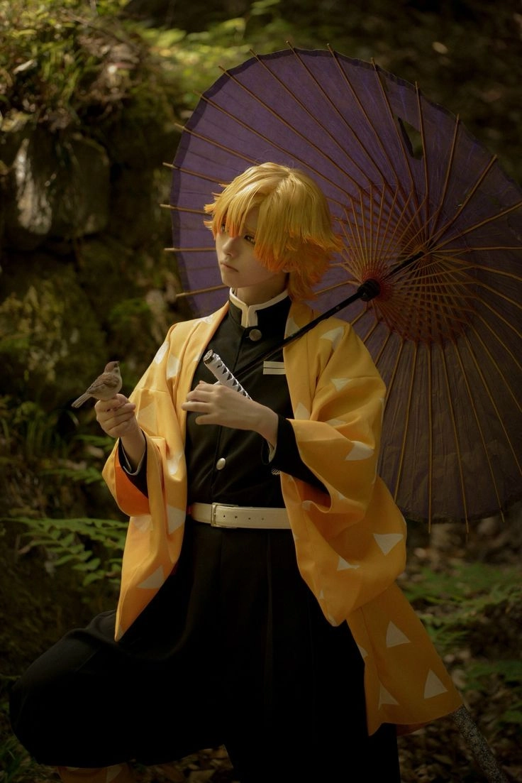 Cosplay anime Zenitsu đầy ấn tượng với phong cách độc đáo
