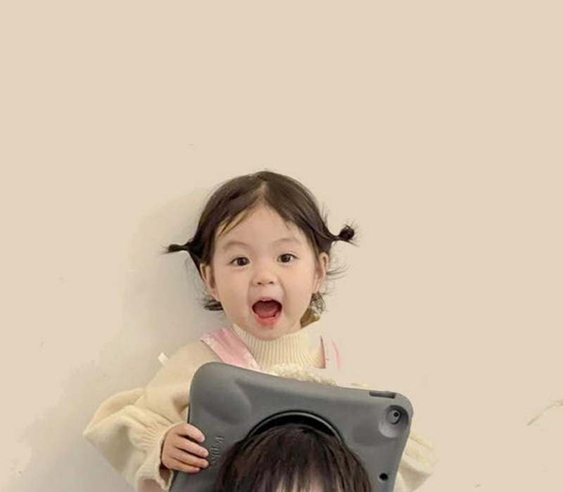 Đáng yêu avatar em bé cute nhất mạng