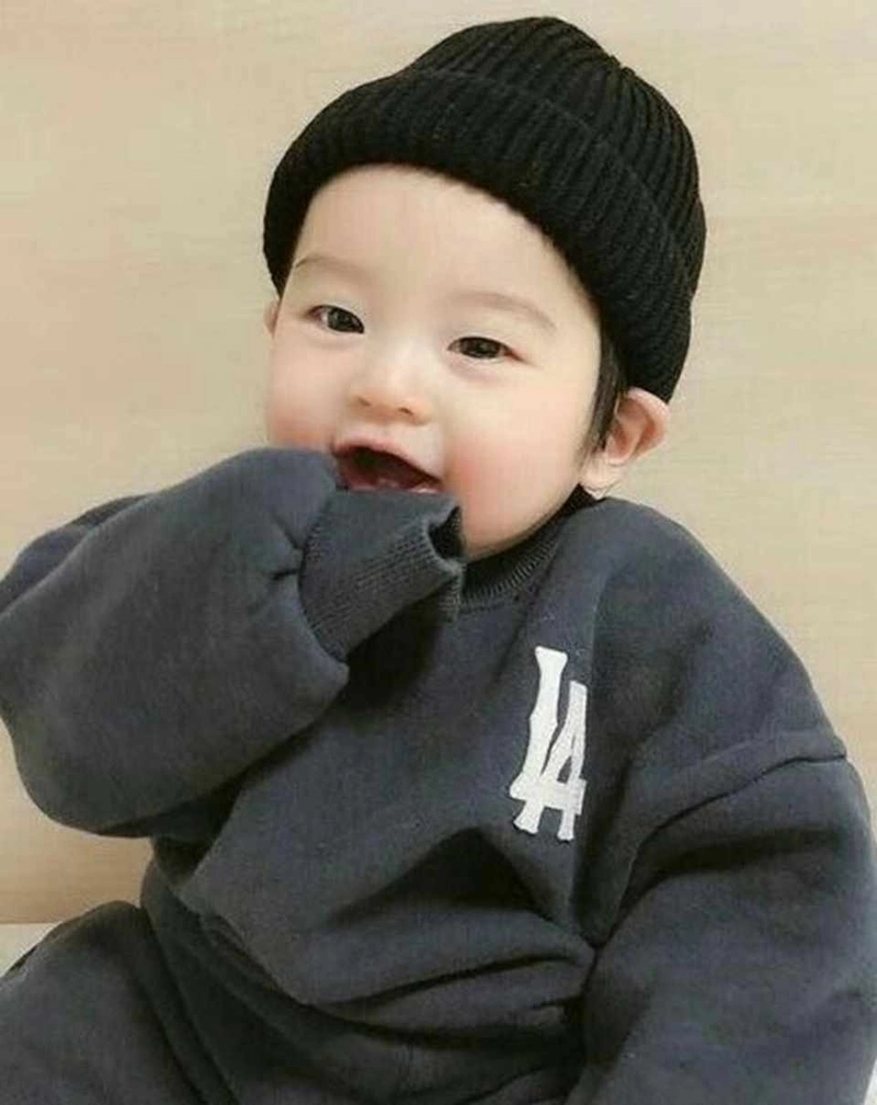 Avatar cute em bé tỏa sáng ngây thơ