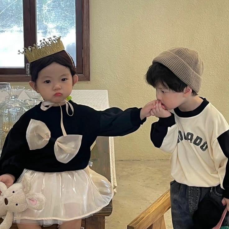 Avatar em bé cặp nét đáng yêu khó cưỡng