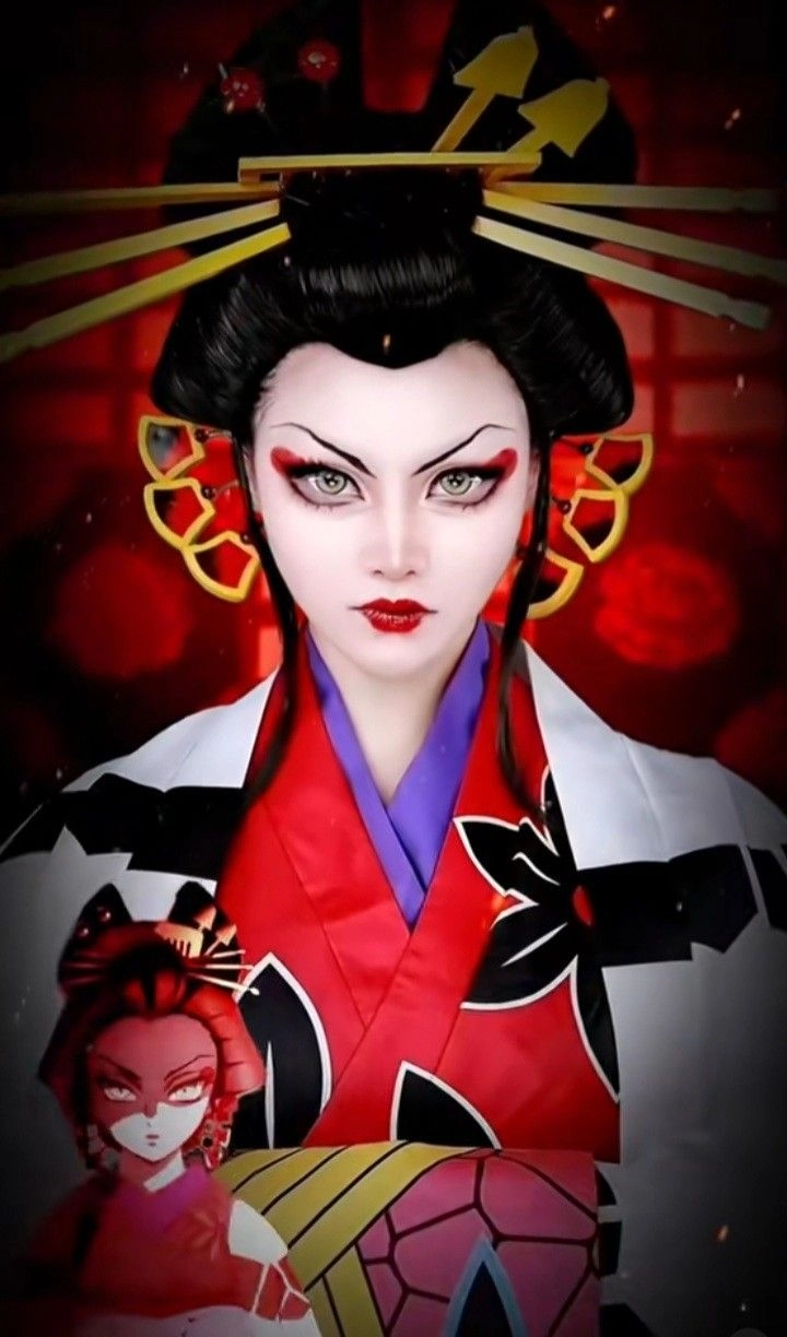 Daki cosplay kimono hoa văn magenta nổi bật khu Phố Đèn