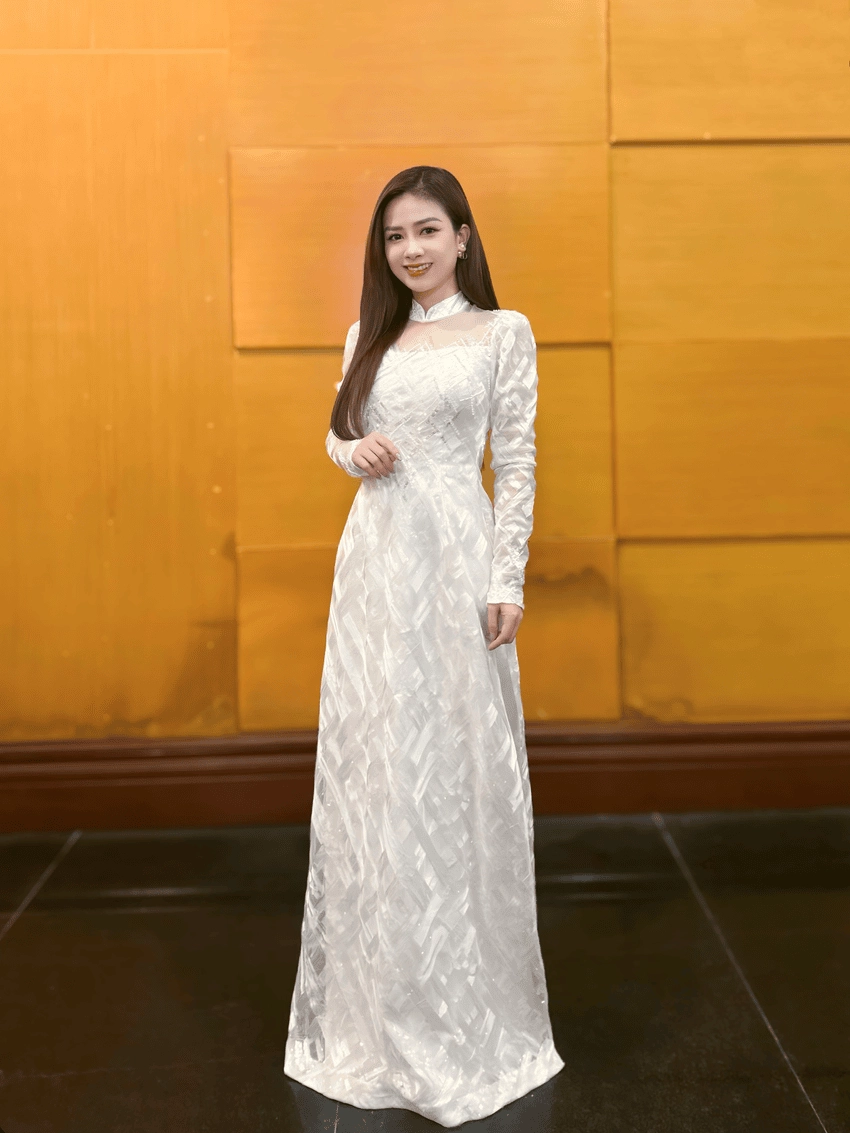 Ca sĩ Dương Hoàng Yến, từ Sao Mai đến ngôi sao