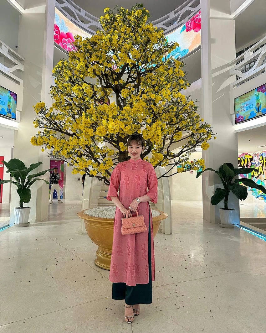 Nhạc Hari Won, từ Anh Cứ Đi Đi đến Hạnh Phúc Mới