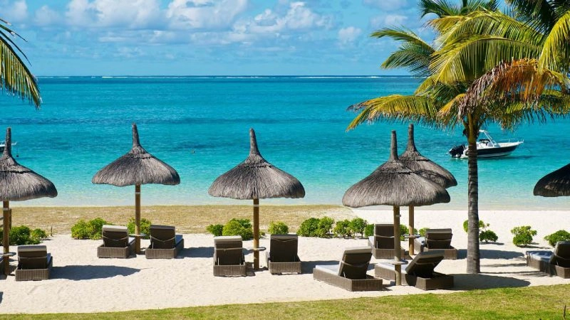 Ảnh nền về biển trong trẻo yên tĩnh