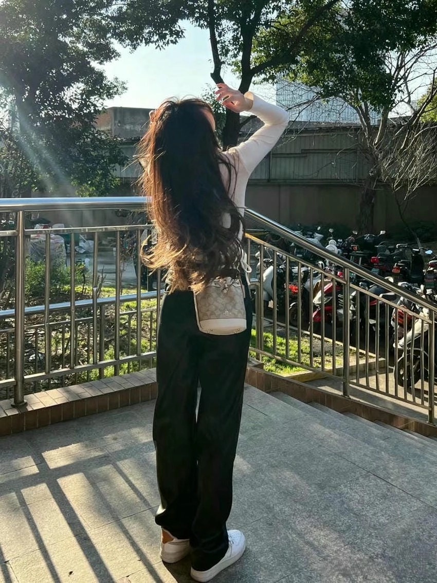 Hình nền điện thoại nữ đẹp nhẹ nhàng tinh tế