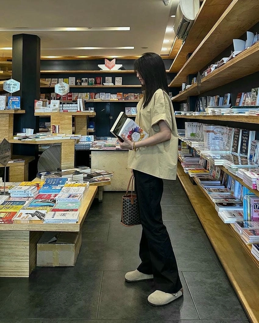 Ảnh nền điện thoại cho nữ đẹp dịu dàng