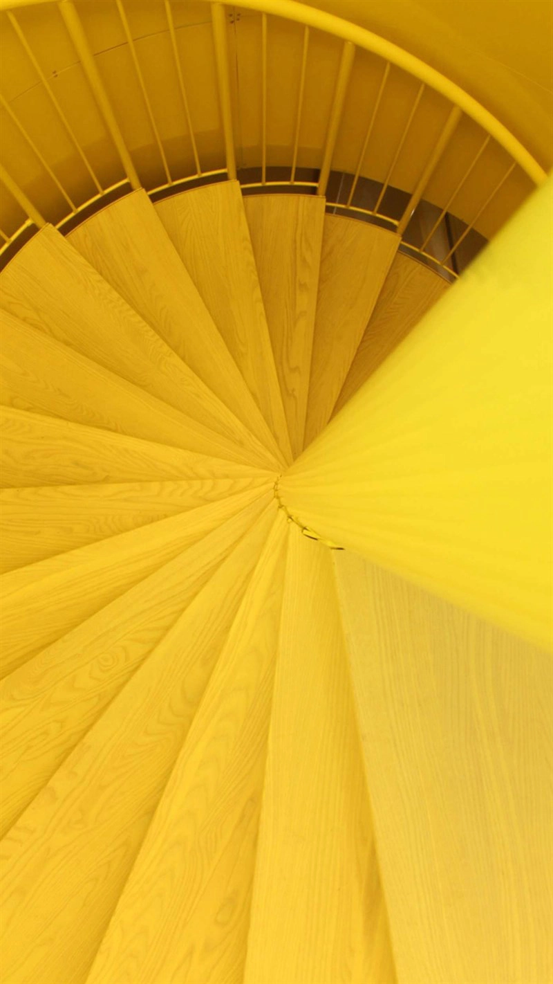 Hình nền màu vàng lấp lánh thu hút ngay ánh nhìn