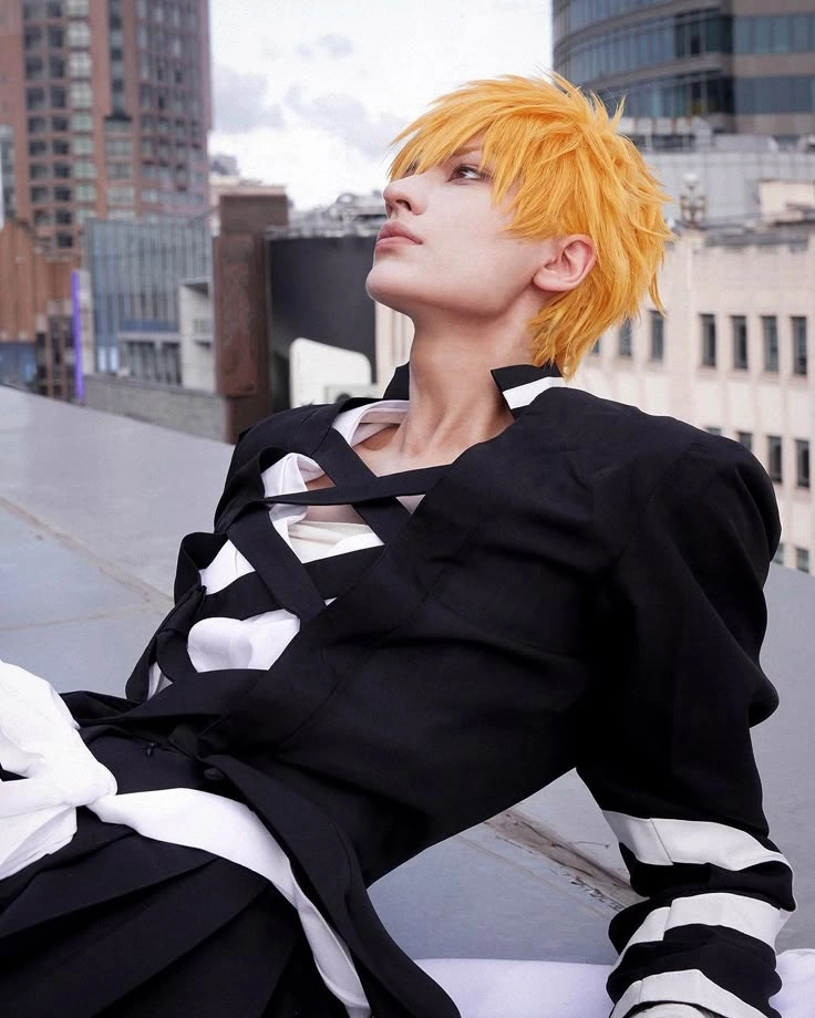 Cosplay Ichigo hóa thân Ichigo với thanh Zangetsu