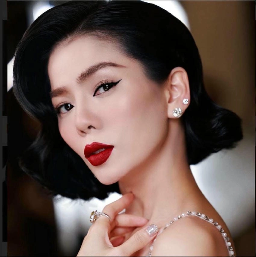 Lệ Quyên nữ hoàng bolero Vbiz