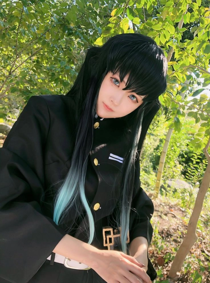 Muichiro cosplay 6 múi cơ bắp nổi bật của Hà Trụ