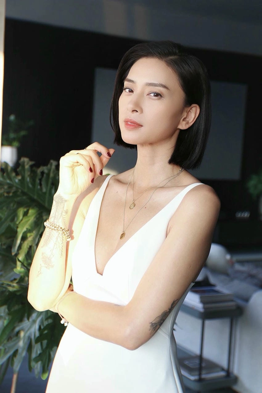Ngô Thanh Vân Bước nhảy hoàn vũ giành cúp vàng rực rỡ