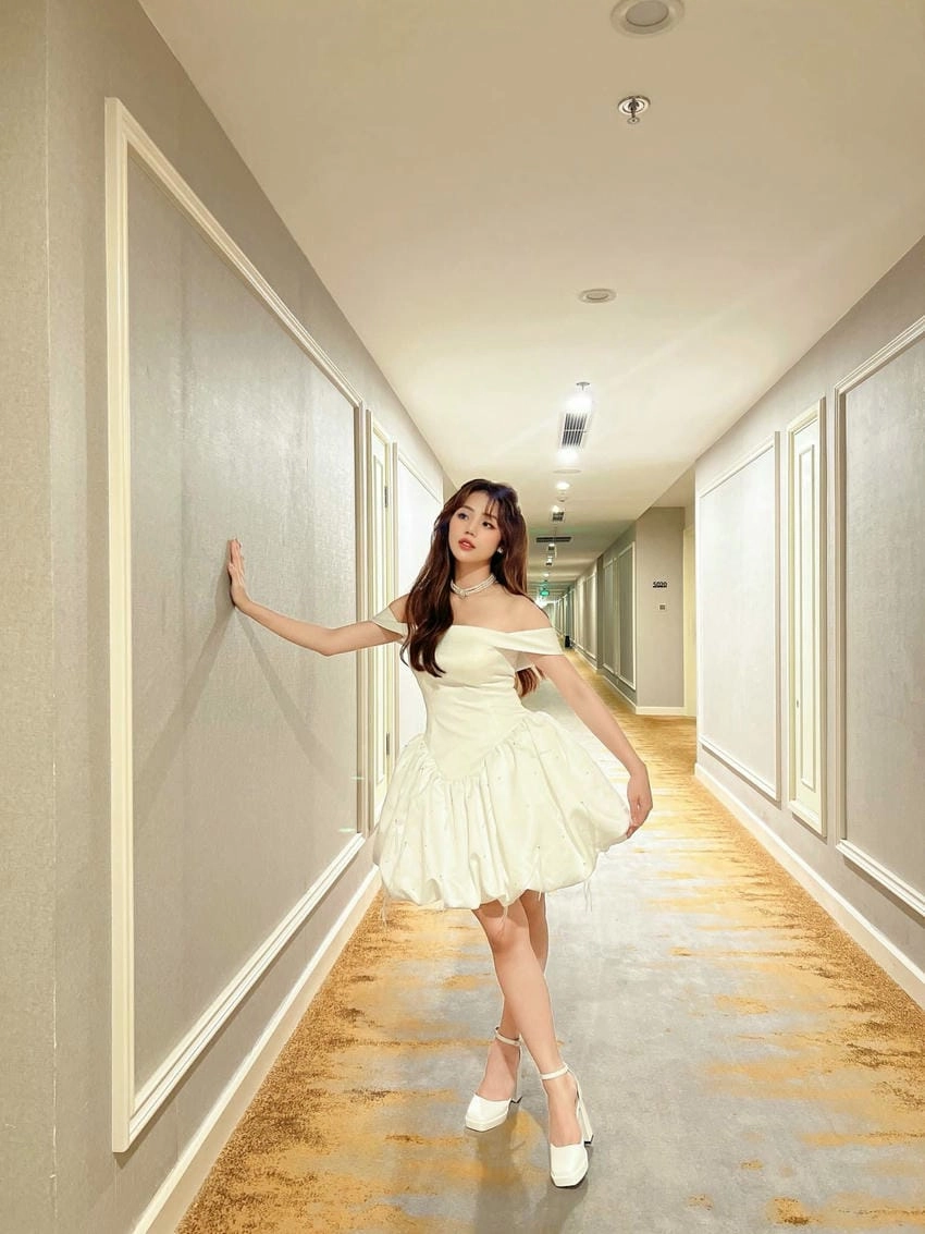 Cô Nguyễn Hương Ly, “thánh nữ cover” đầy cảm xúc