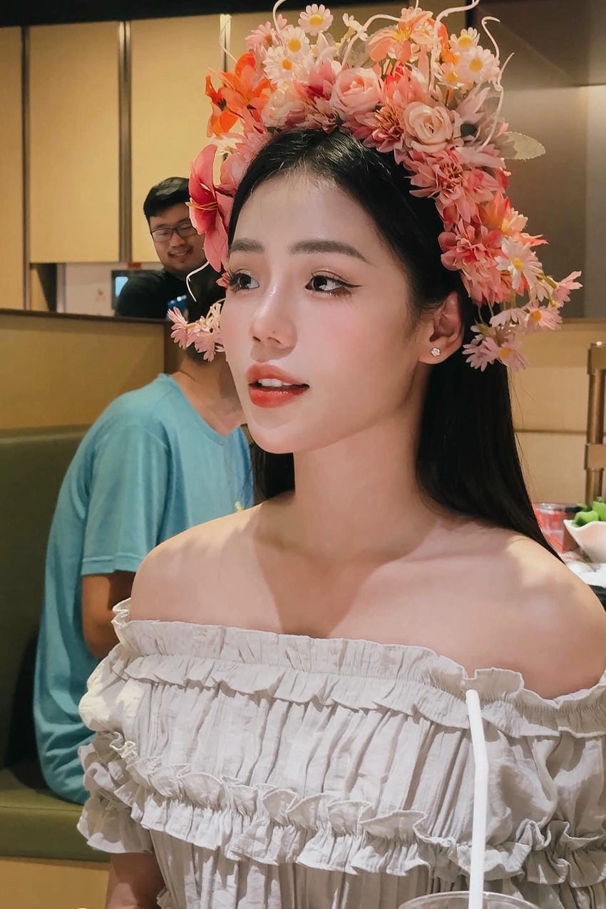 Nguyễn Hương Ly TikTok, 4.5 triệu followers năng động
