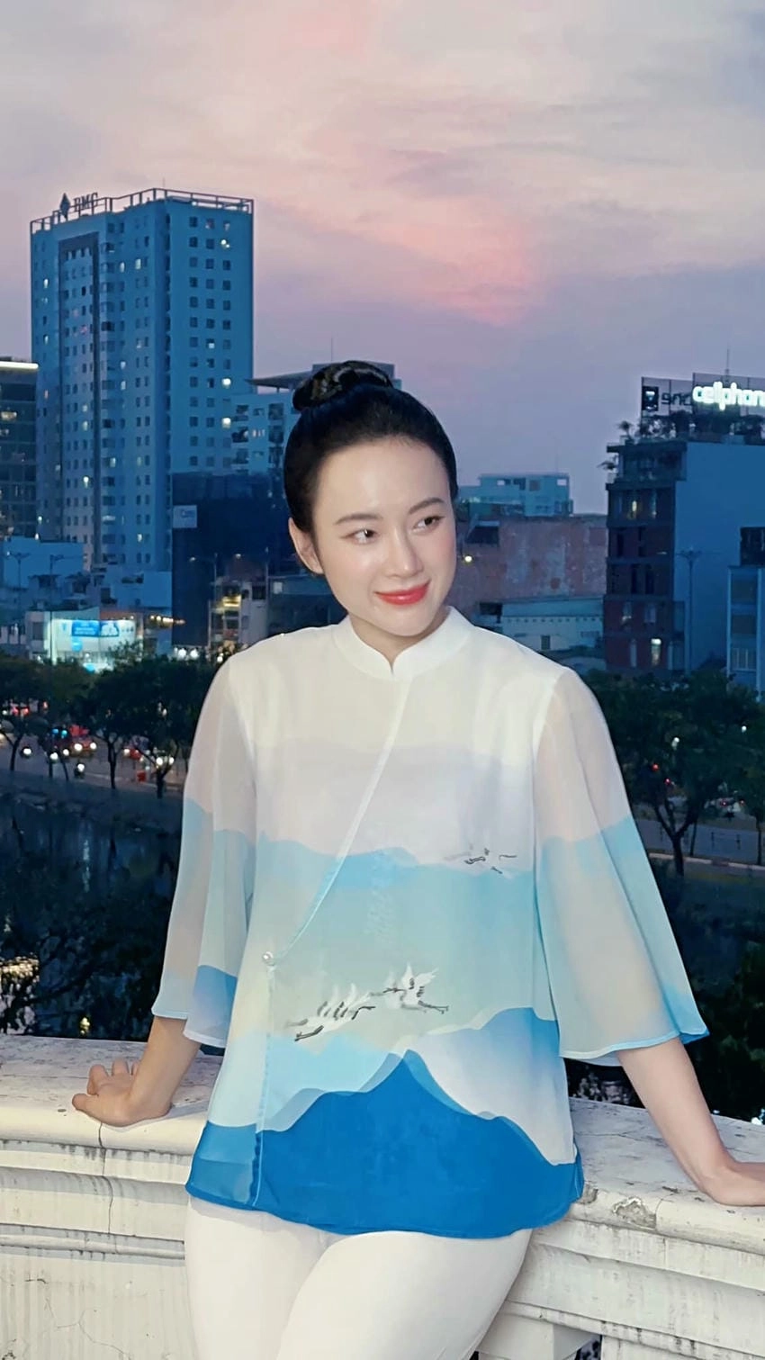 Angela Phương Trinh tuổi, 30 tuổi vẫn trẻ trung