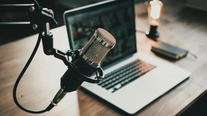 Podcast là gì là dạng nội dung audio đang phổ biến