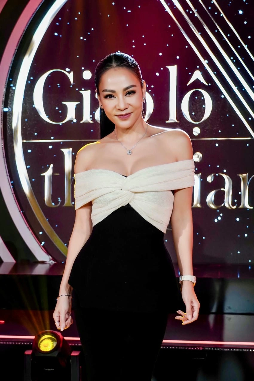 Karaoke Thu Minh từ Nhớ Anh đến Đường Cong