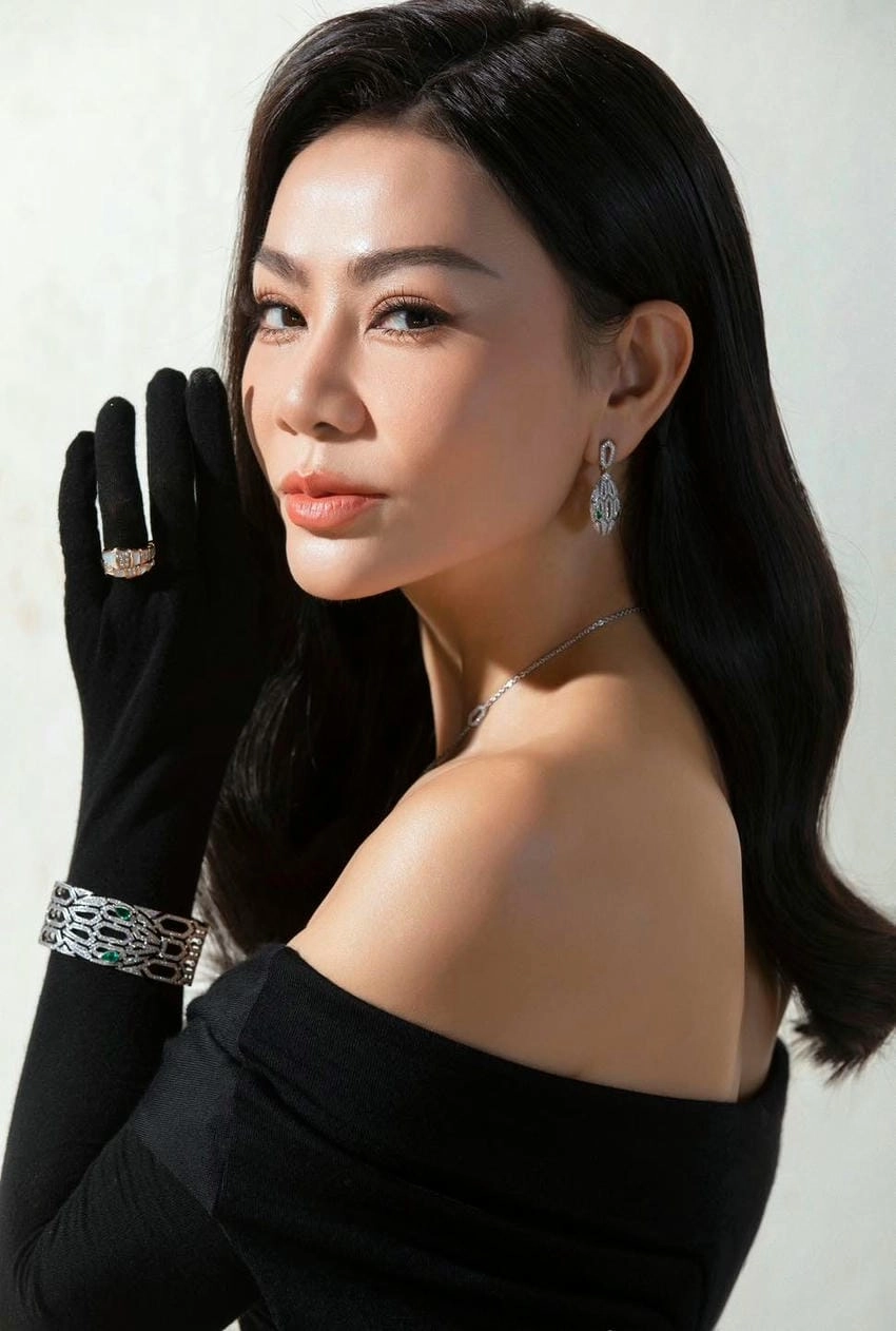 Thu Minh tuổi 47 vẫn dẫn đầu xu hướng