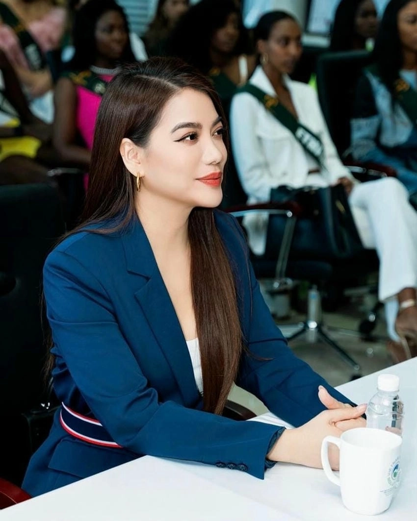 Trương Ngọc Ánh chia tay bạn trai, độc thân vui tính