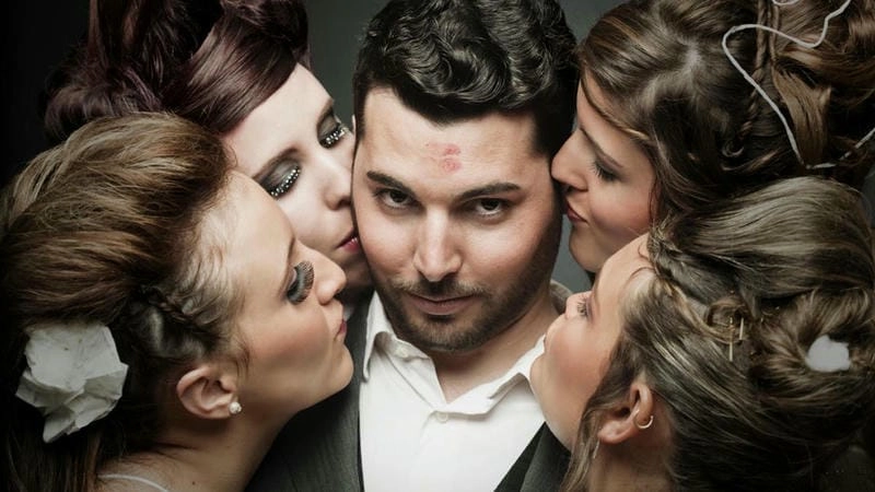 Giải mã bí mật xem tướng dáng người và cử chỉ của người đa tình