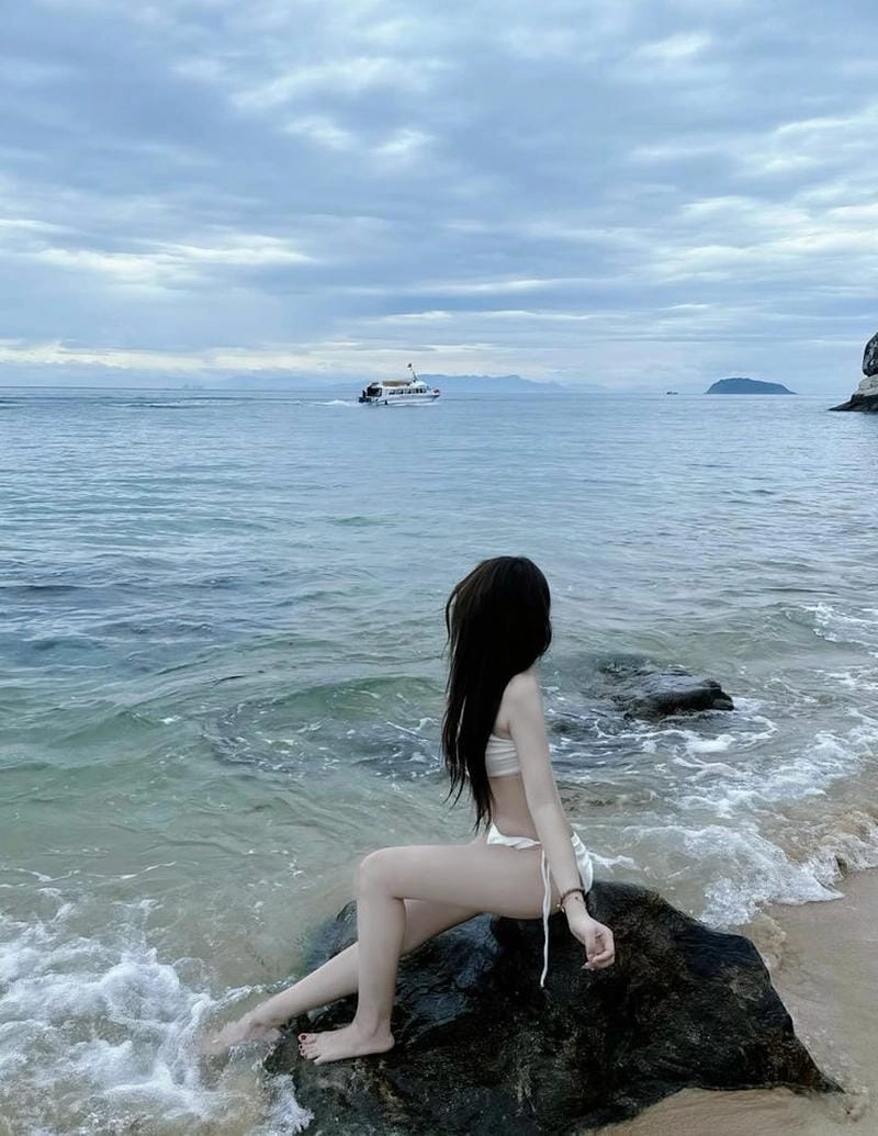 Cùng ngắm ảnh gái mặc bikini nóng bỏng