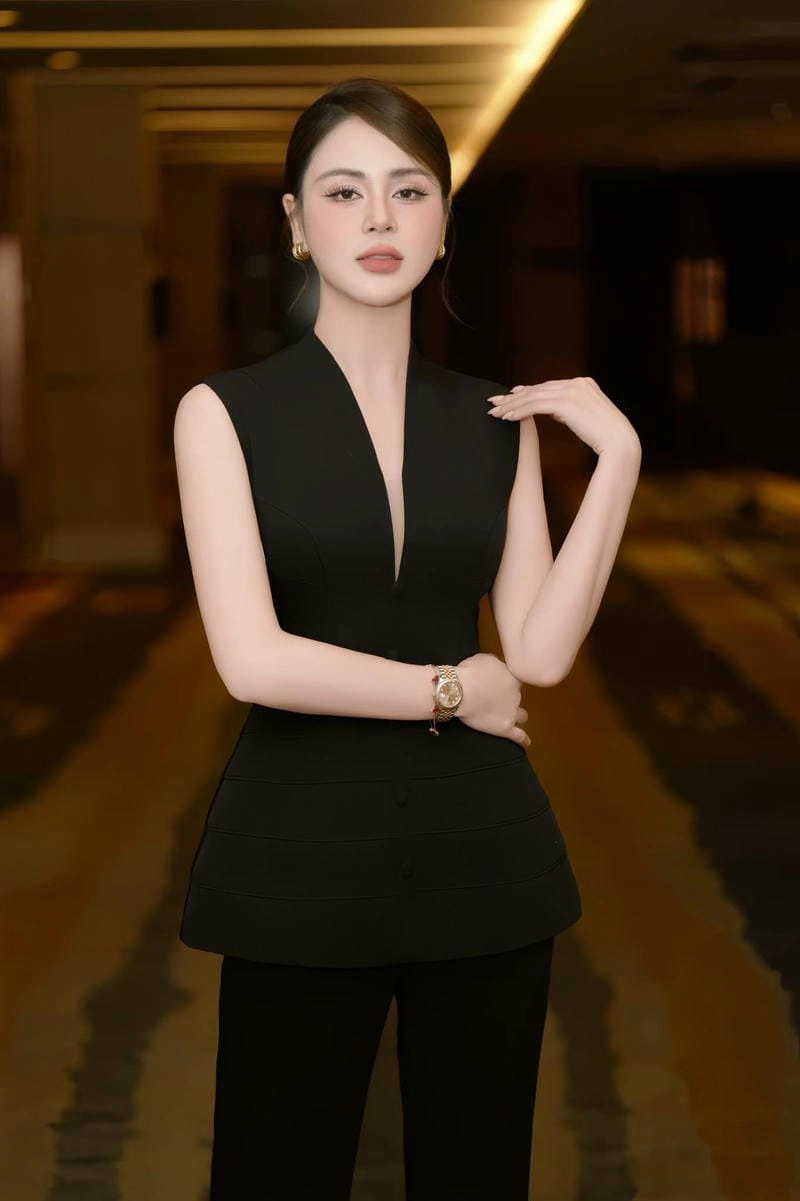 Săn những ảnh mới nhất của Lương Thu Trang dịu dàng
