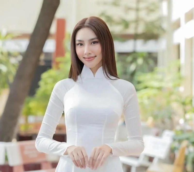 Cùng ngắm Thùy Tiên giản dị