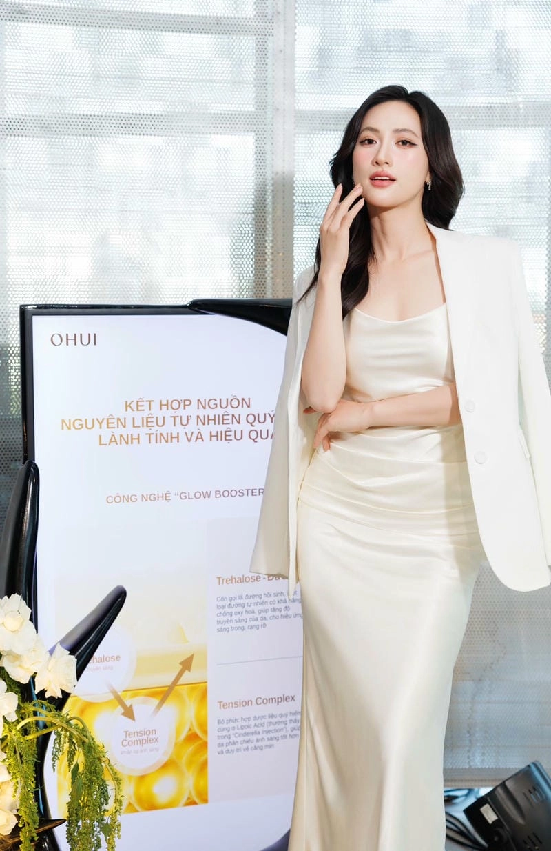 Săn những ảnh mới nhất của Phương Anh Đào thời trang