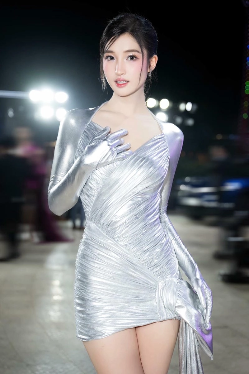 Chiêm ngưỡng vẻ đẹp Phương Nhi dễ thương