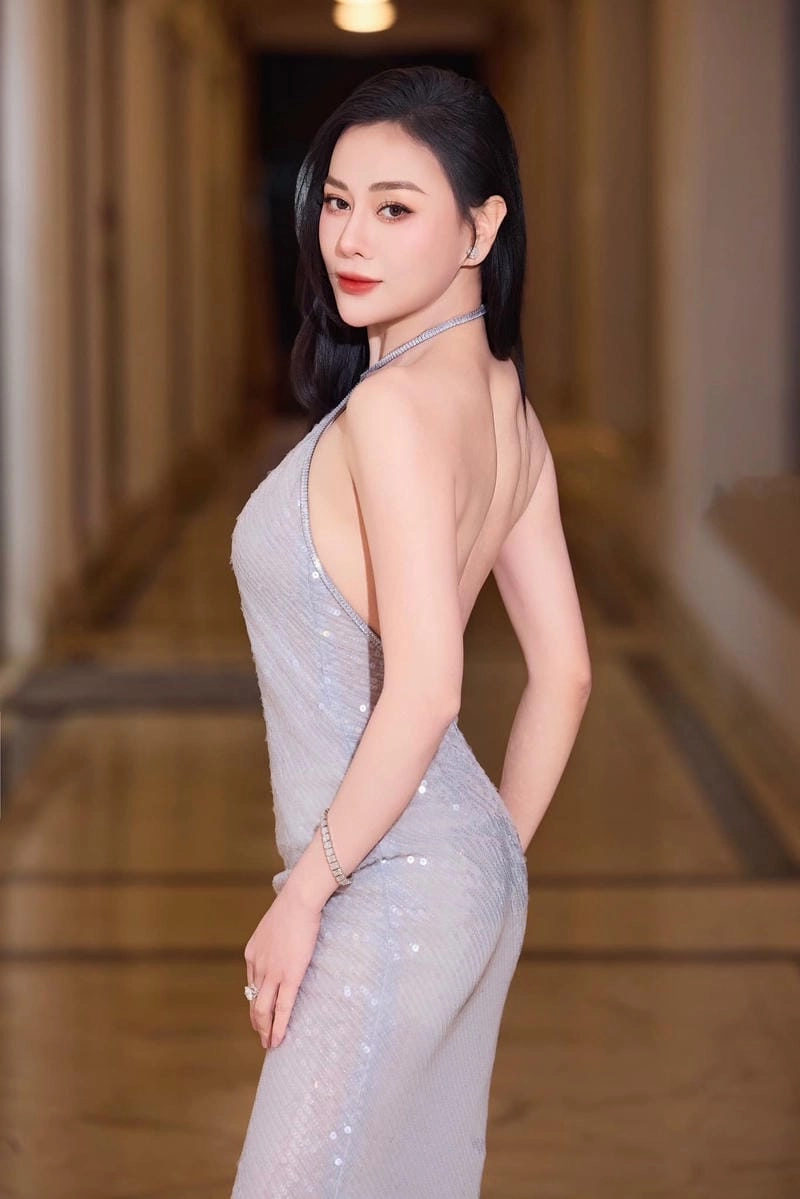 Chiêm ngưỡng vẻ đẹp Phương Oanh quyến rũ