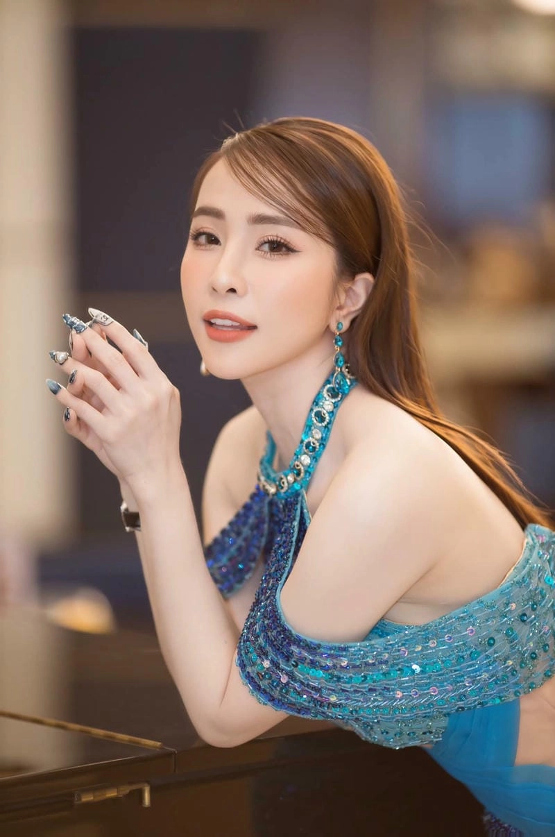 Sưu tầm những khoảnh khắc Quỳnh Nga gợi cảm