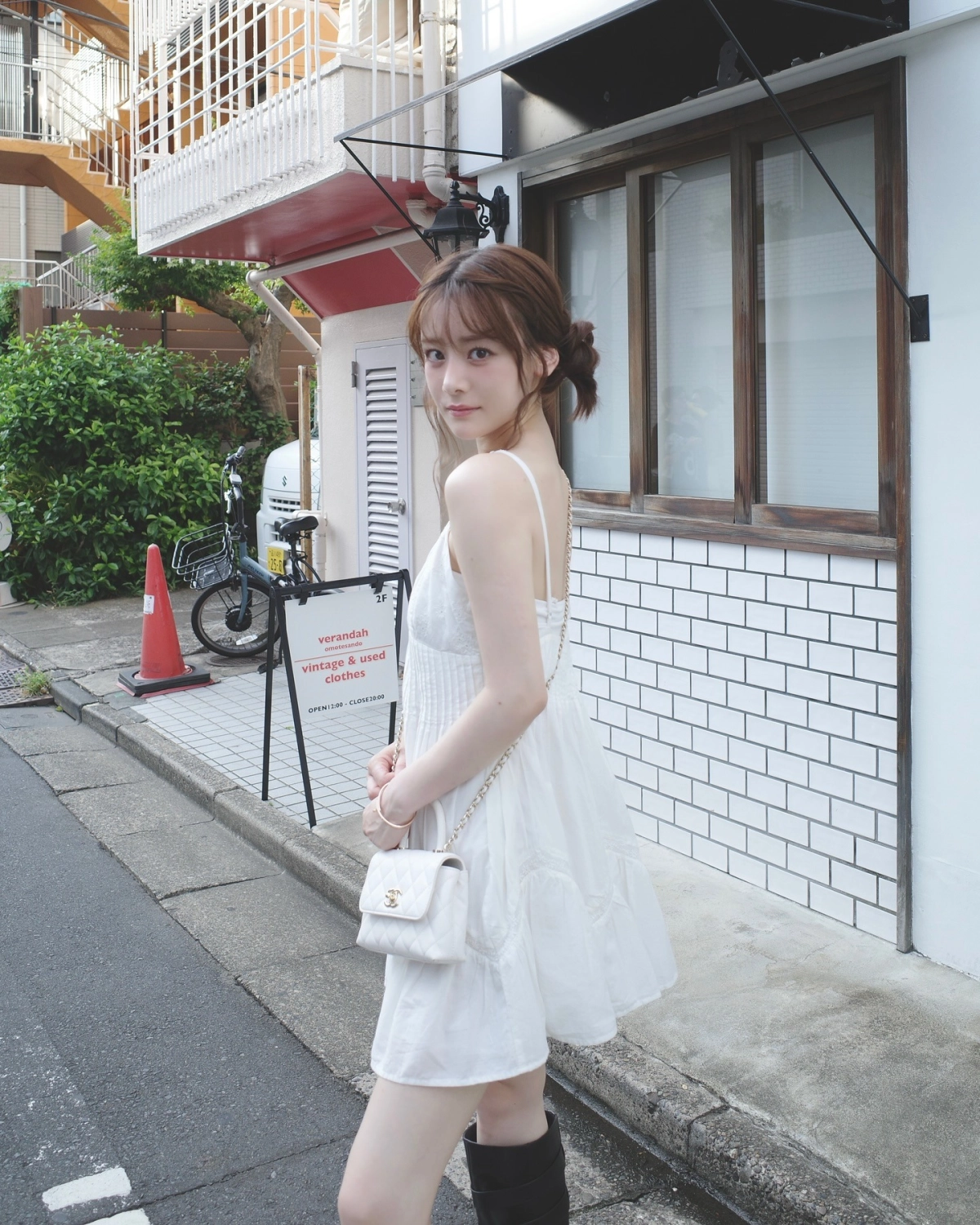 Fukuoka Minami mông cong doggy nóng bỏng nhìn là đổ