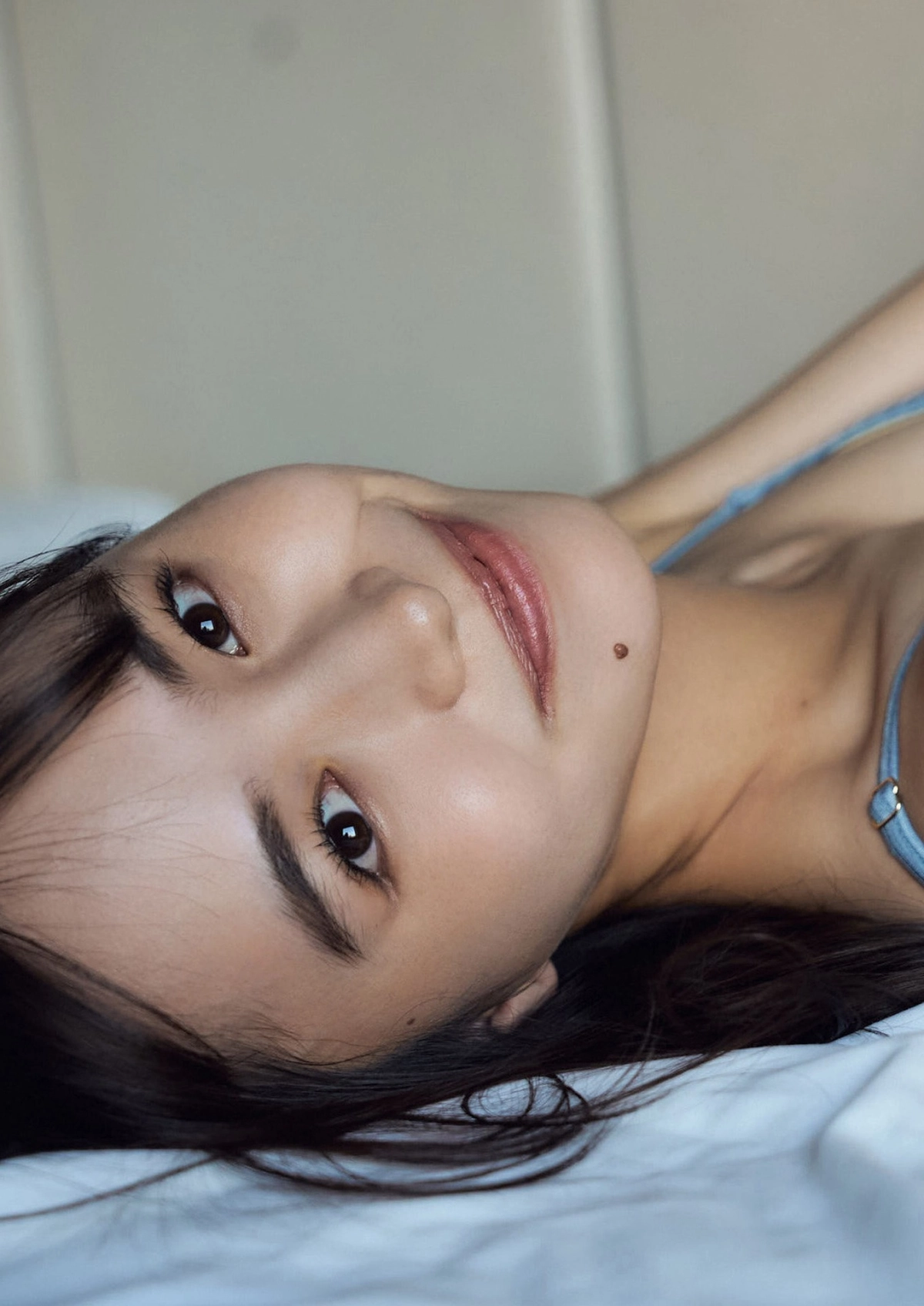 Hiroe Igeta đẹp sắc sảo và đầy mê hoặc