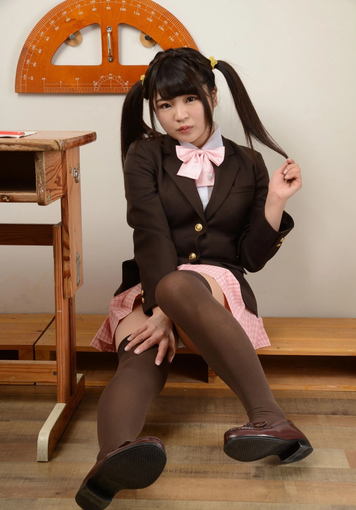 Ishihara Yumeyue khoe nét đẹp sexy đầy tinh tế