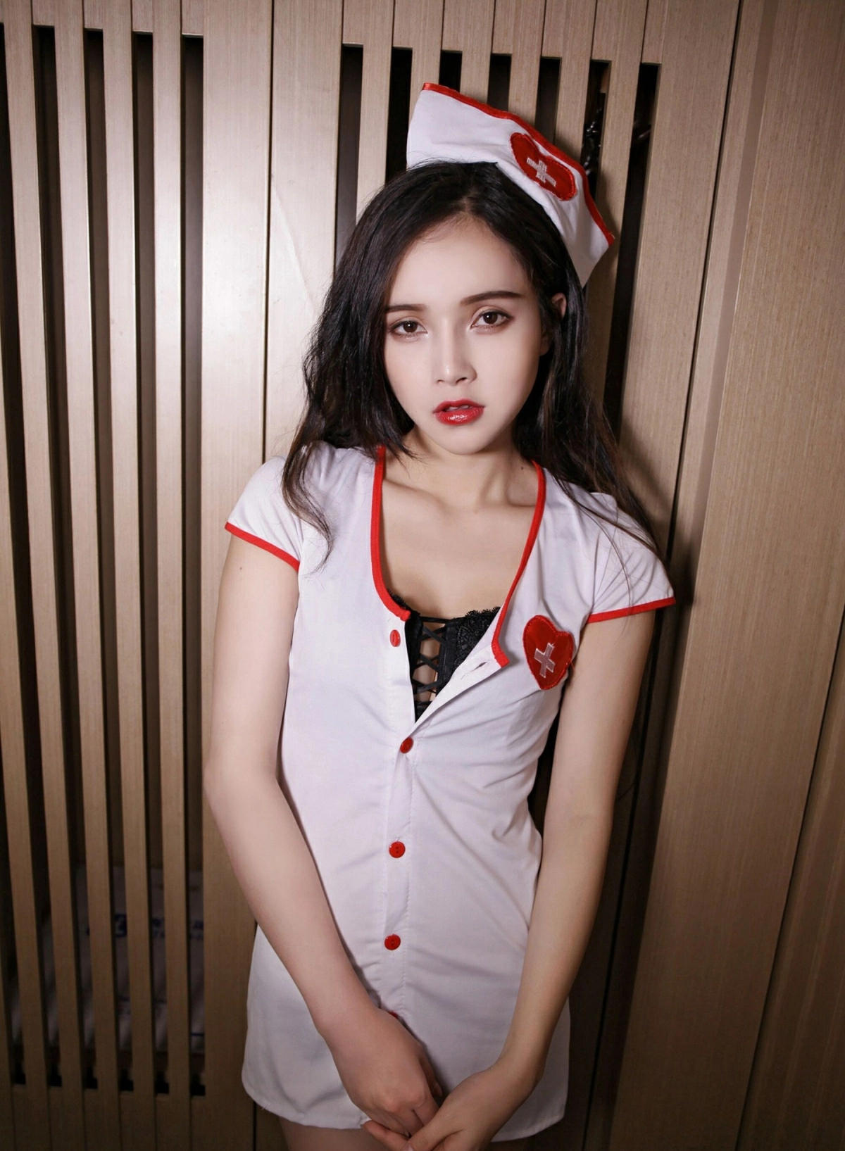 Koba váy ngắn lộ hàng dâm tình nóng bỏng max