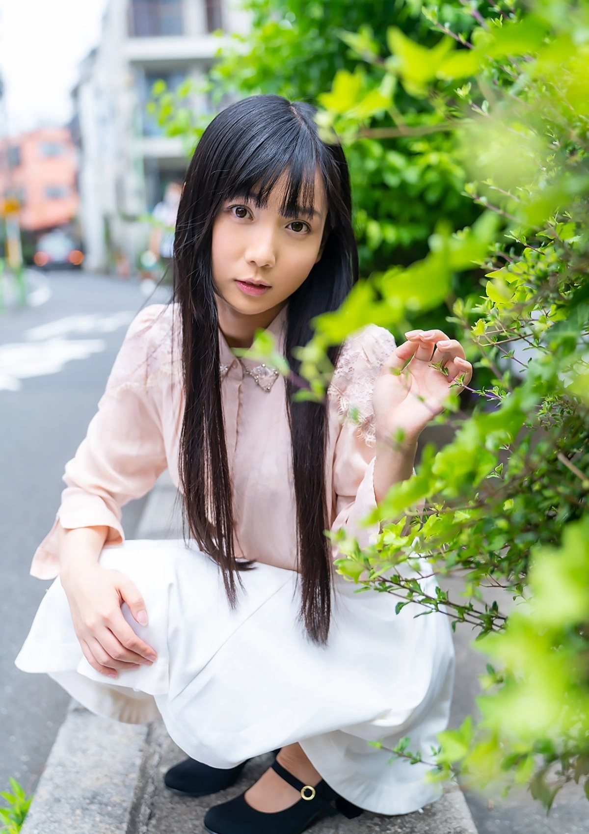 Vẻ sexy rực lửa của Mayoi Arisaka khiến ai cũng mê