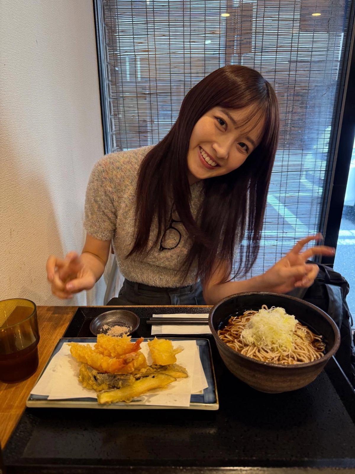 Làn sắc rực lửa của Morito Chi Saki thu hút mạnh mẽ