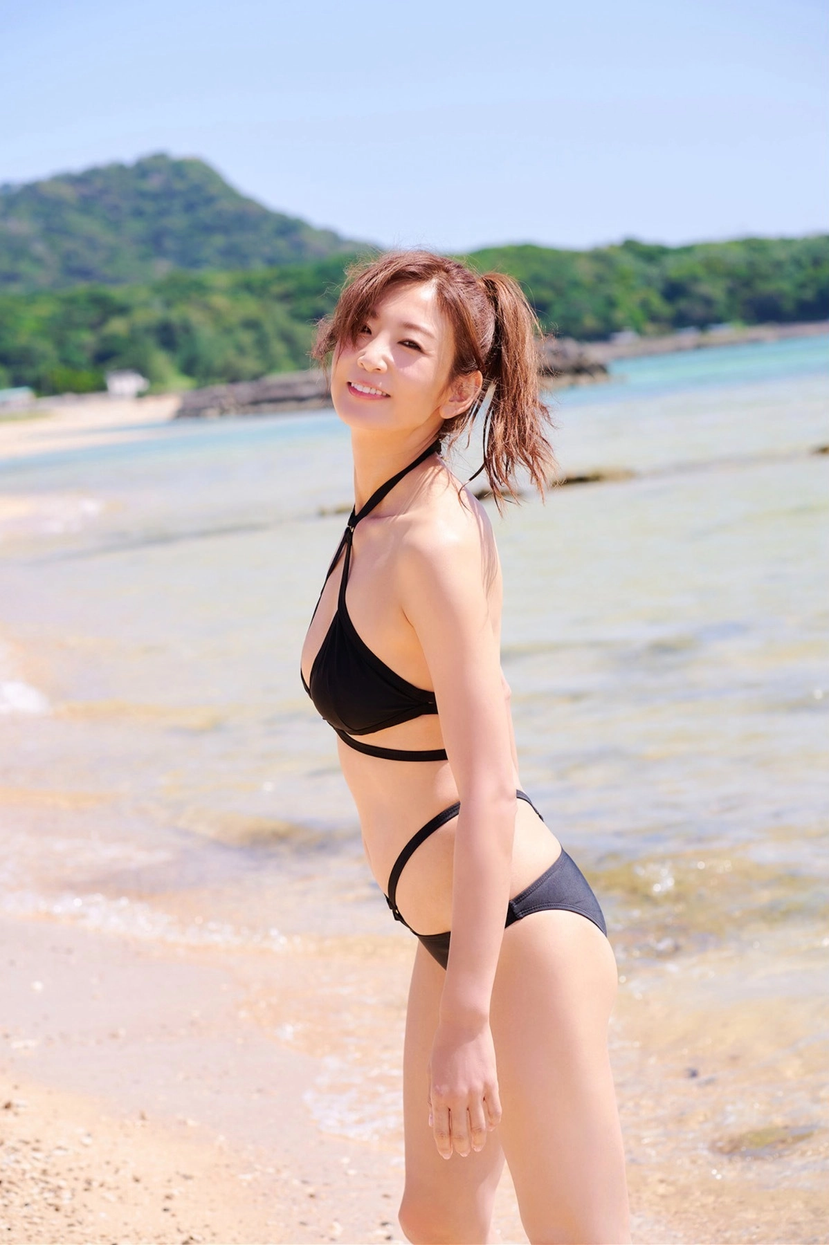 Nakajima Fumie khoe nét gợi cảm nhẹ nhàng