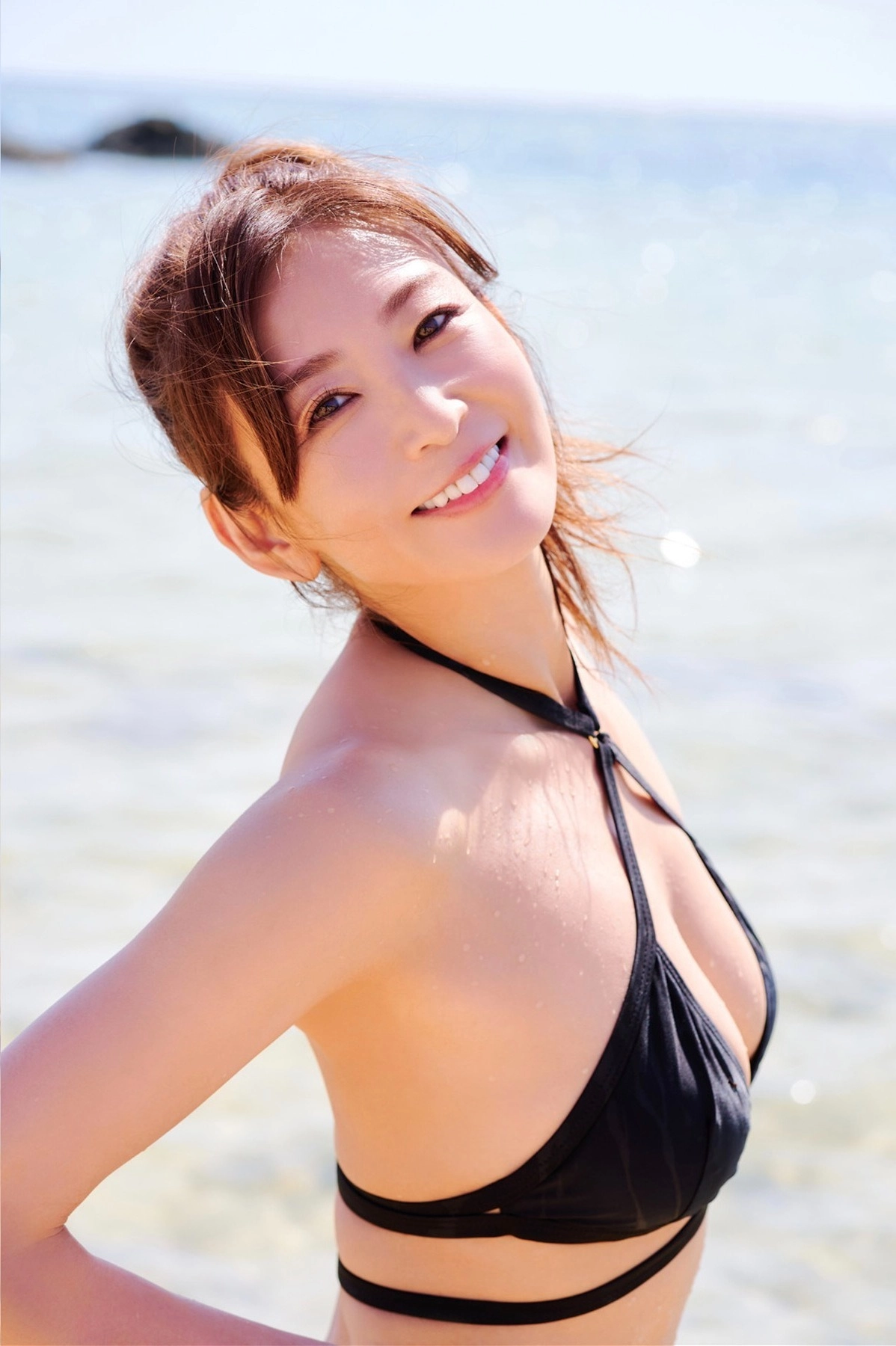 Đường nét mềm mại tạo nét hút cho Nakajima Fumie