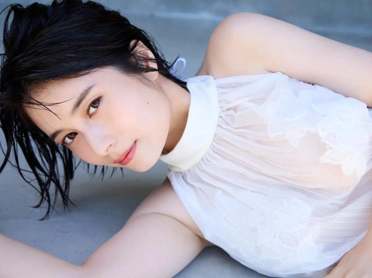 Sakurako Okubo rực rỡ với vẻ đẹp gợi cảm